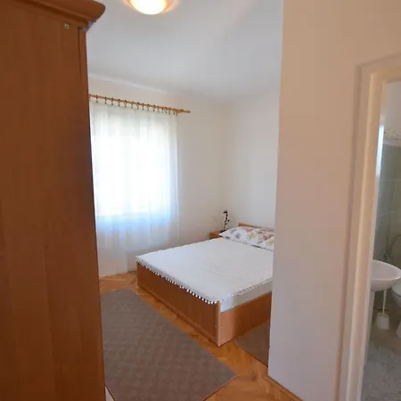 Jelka 5 By Interhome Apartamento Njivice